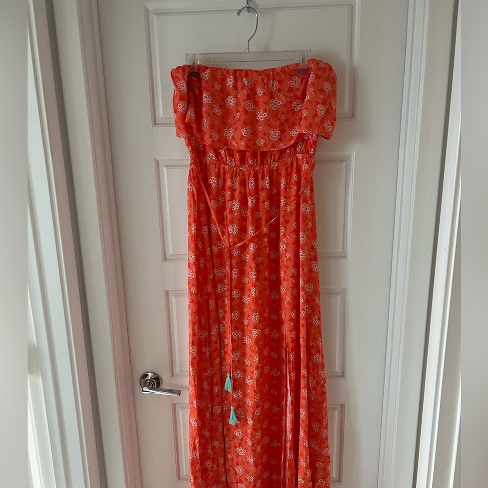 Beautiful maxi dress with slits and tie